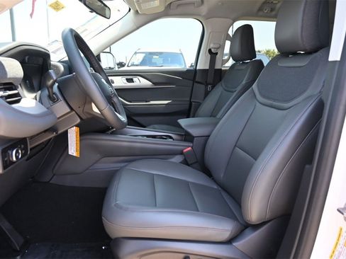 New 2025 Ford Explorer Active w/ Active Comfort Package image 62