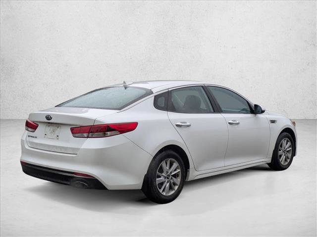 Used 2017 Kia Optima LX FWD image 5