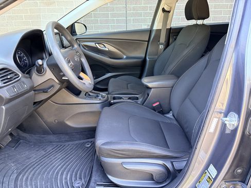 Used 2018 Hyundai Elantra GT FWD image 11