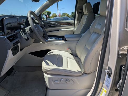 Used 2021 Cadillac Escalade Premium Luxury Platinum AWD/4WD image 26