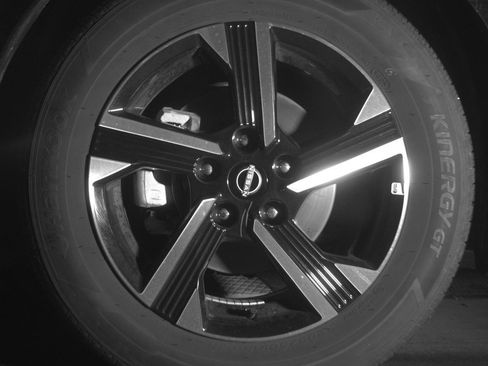 Used 2025 Nissan Sentra SV image 12