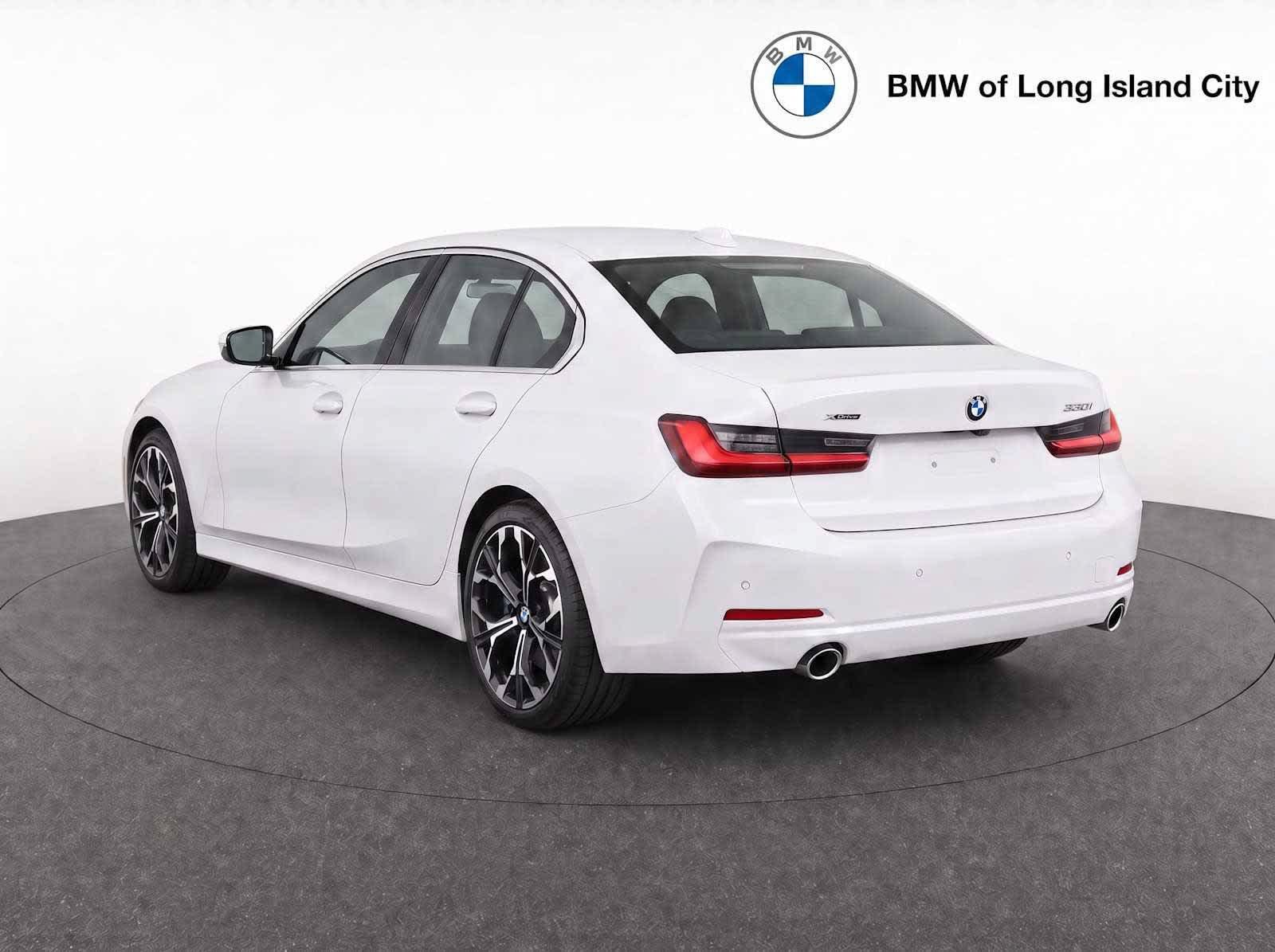 New 2026 BMW 330i xDrive Sedan w/ Convenience Package AWD/4WD image 5