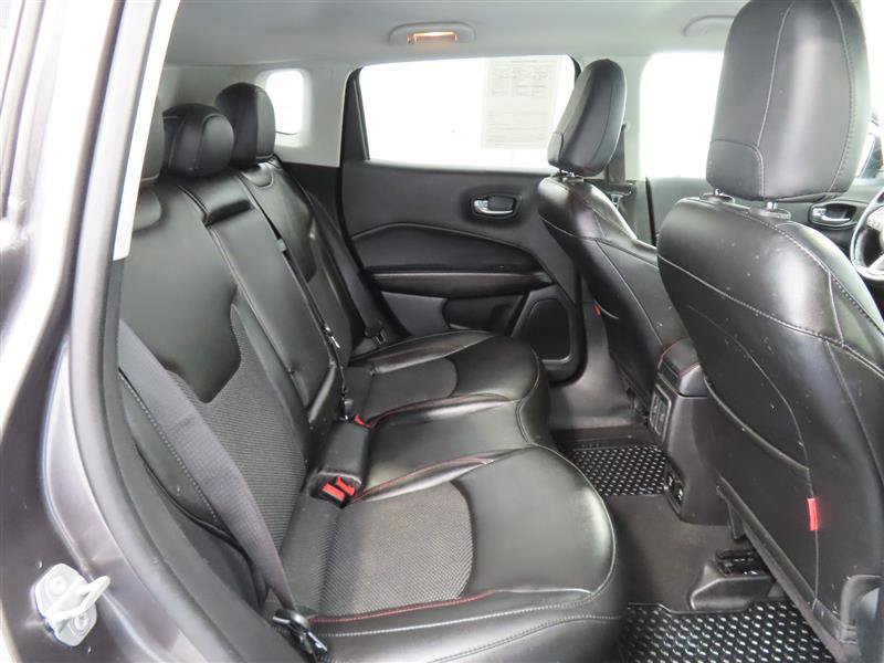 Used 2020 Jeep Compass Trailhawk AWD/4WD image 38