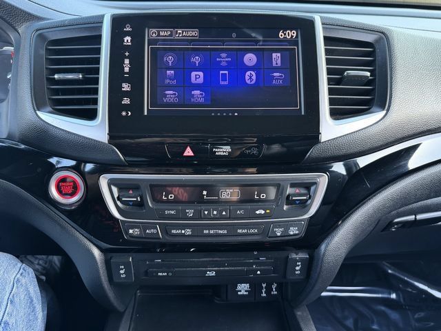 Used 2018 Honda Pilot Touring image 27