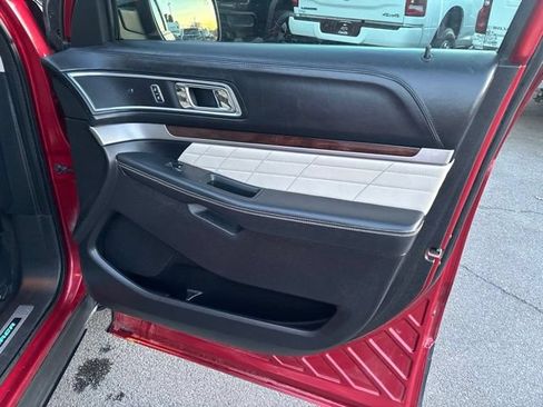 Used 2016 Ford Explorer Platinum AWD/4WD image 19
