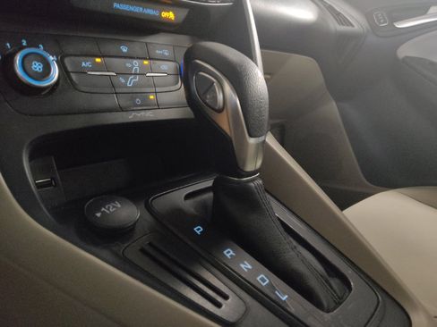 Used 2018 Ford Focus SE FWD image 26
