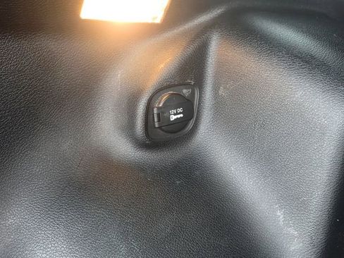 Used 2019 Jeep Cherokee Latitude w/ Cold Weather Group AWD/4WD image 13