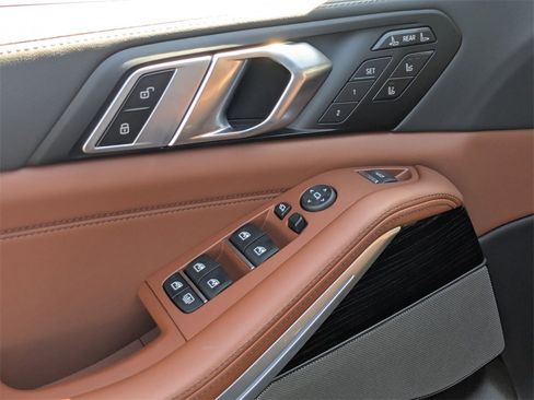 New 2026 BMW X7 M60i image 15