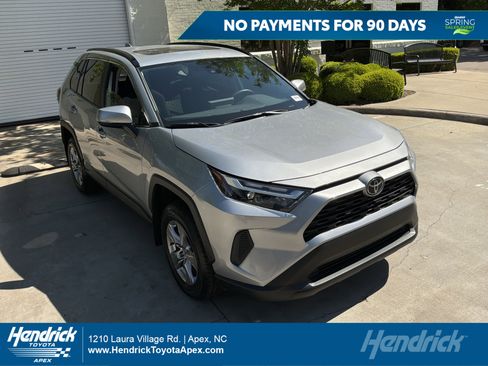 Used 2025 Toyota RAV4 XLE w/ Convenience Package image 1