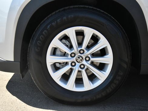 Used 2024 Toyota Grand Highlander FWD image 12