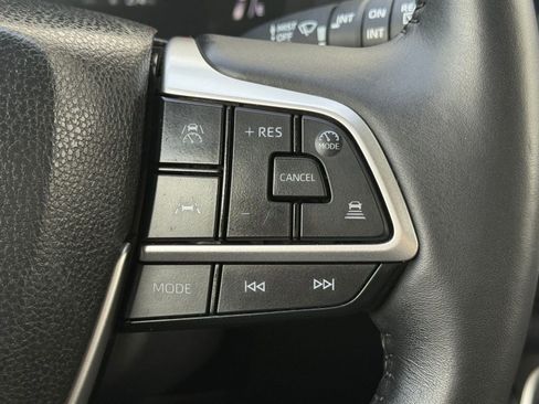 Used 2025 Toyota Grand Highlander XLE image 27