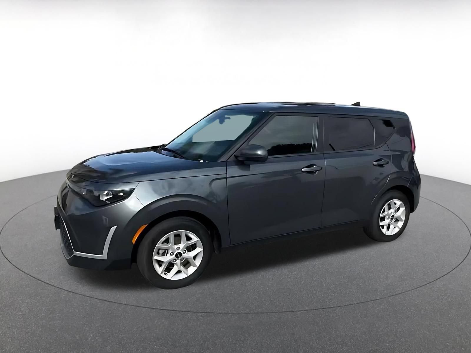 Used 2025 Kia Soul LX w/ LX Technology Package FWD image 7