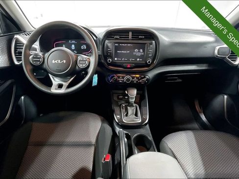 Used 2025 Kia Soul LX w/ LX Technology Package FWD image 18