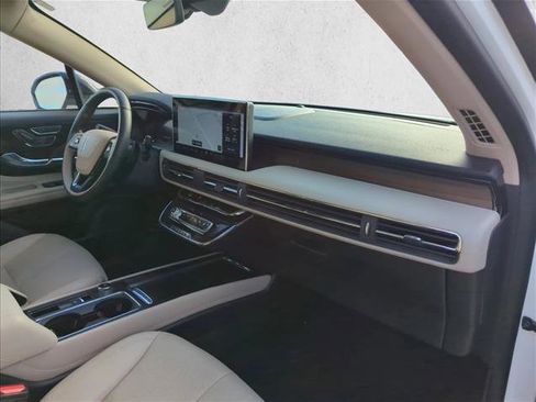 Used 2025 Lincoln Corsair Grand Touring w/ Equipment Group 301A image 27