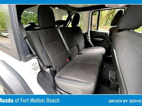 Used 2024 Jeep Wrangler Unlimited Rubicon 4xe AWD/4WD image 22