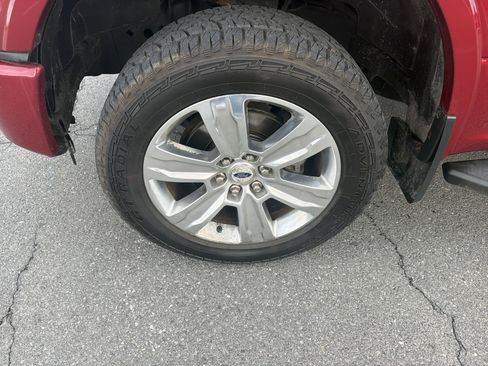 Used 2016 Ford F150 XLT w/ Equipment Group 302A Luxury image 11