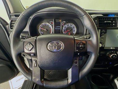Used 2022 Toyota 4Runner TRD Off-Road Premium image 11