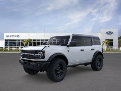 New 2026 Ford Bronco Badlands w/ Black Appearance Package