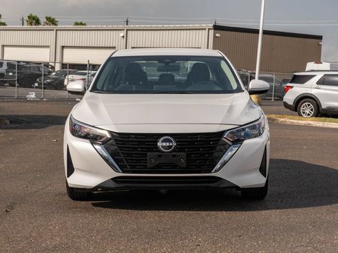 Used 2024 Nissan Sentra SV FWD image 2