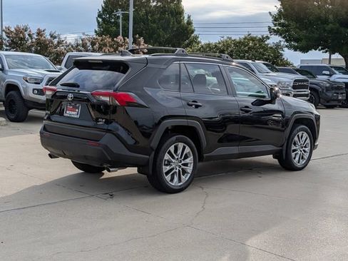 Used 2024 Toyota RAV4 XLE Premium FWD image 5