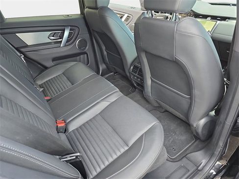 Used 2024 Land Rover Discovery Sport Dynamic SE image 11
