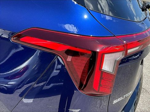 Used 2025 Kia Seltos EX w/ EX Sunroof Package image 29