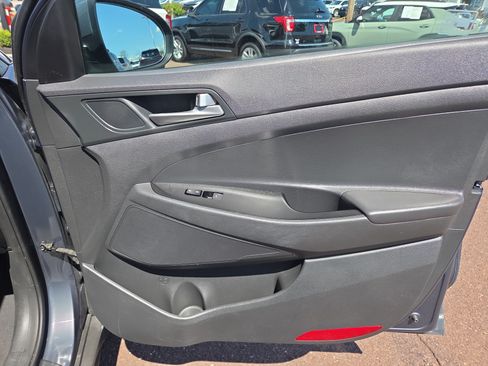 Used 2019 Hyundai Tucson SE AWD/4WD image 16