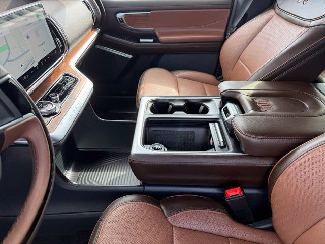 Used 2025 Ford Expedition King Ranch AWD/4WD image 16