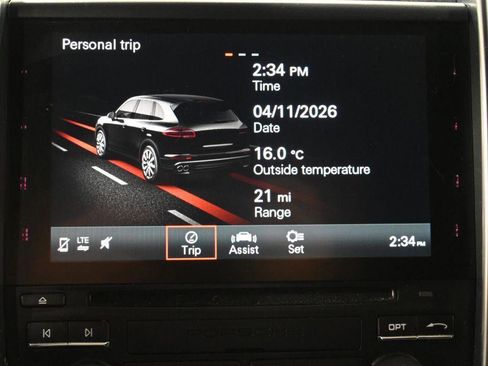 Used 2018 Porsche Cayenne Platinum Edition image 28