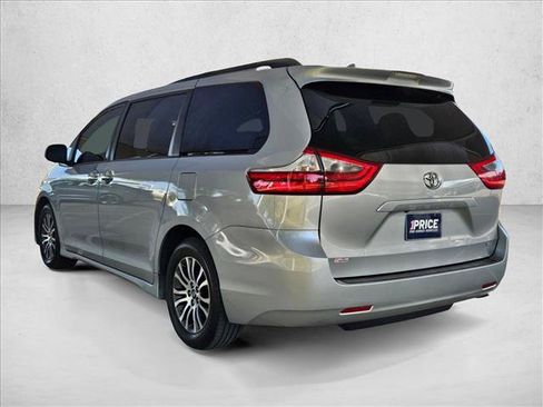 Used 2020 Toyota Sienna XLE FWD image 7