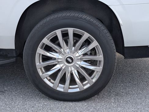 Used 2021 Cadillac Escalade ESV Premium Luxury w/ Performance Package image 9