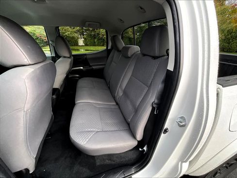 Used 2022 Toyota Tacoma SR5 image 15