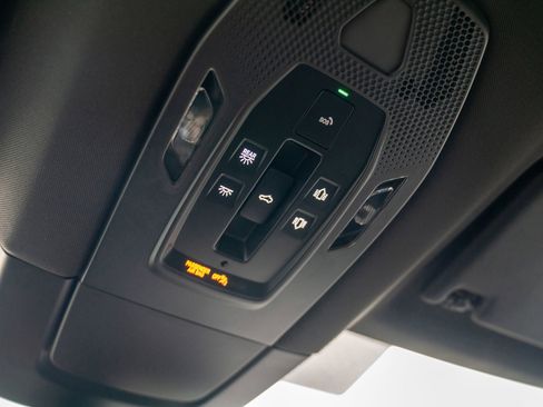 Certified 2025 Porsche Macan 4 Electric AWD/4WD image 23