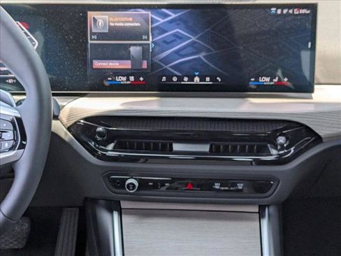 Used 2025 BMW 230i Coupe w/ Premium Package image 11