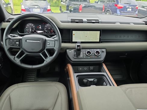 Used 2023 Land Rover Defender 110 X-Dynamic SE AWD/4WD image 26