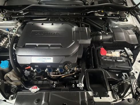 Used 2016 Honda Accord Touring image 23