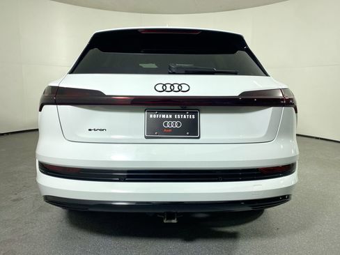 Certified 2022 Audi e-tron Premium w/ Convenience Plus Package AWD/4WD image 33
