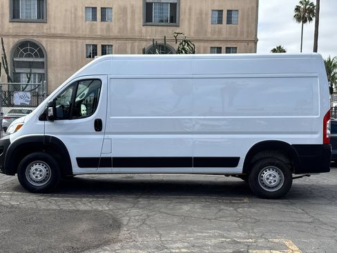 Used 2024 RAM ProMaster 2500 w/ Convenience Group FWD image 7