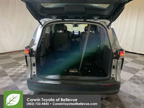 Certified 2024 Toyota Sienna XLE image 17