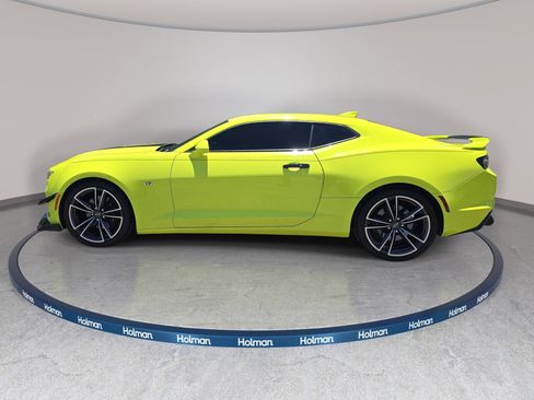 Used 2021 Chevrolet Camaro SS RWD image 9