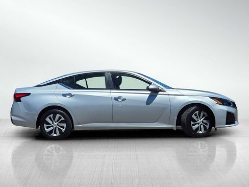 Used 2023 Nissan Altima 2.5 S FWD image 4