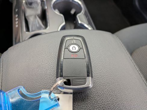 Certified 2018 Ford Explorer XLT FWD image 31
