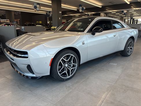 New 2026 Dodge Charger Daytona Scat Pack image 3