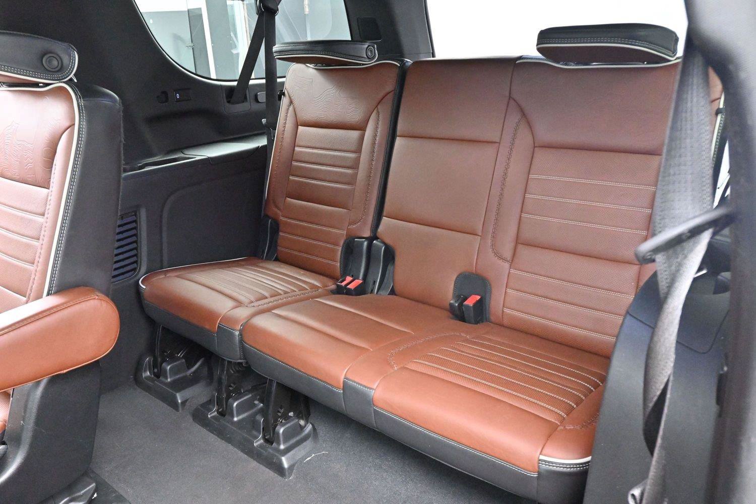 Used 2023 GMC Yukon XL Denali Ultimate AWD/4WD image 36