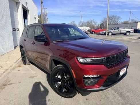 New 2025 Jeep Grand Cherokee Limited image 3