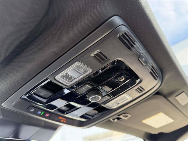 Certified 2025 Cadillac Escalade ESV Premium Luxury w/ Touring Package AWD/4WD image 36