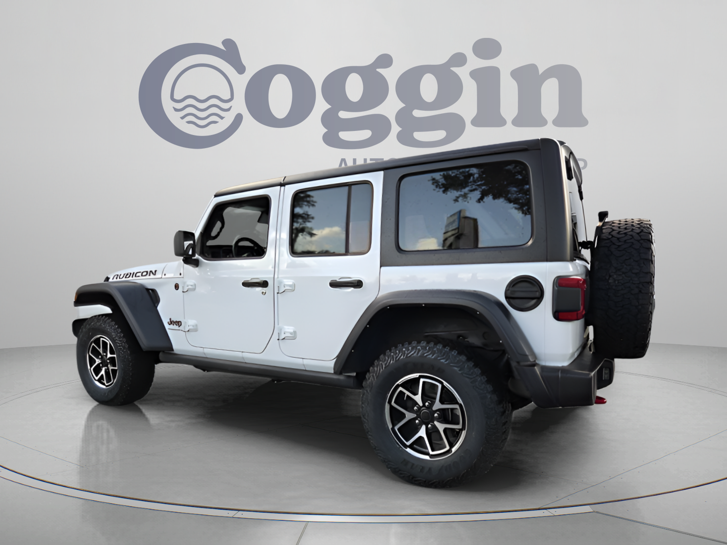 Used 2025 Jeep Wrangler Unlimited Rubicon AWD/4WD image 3