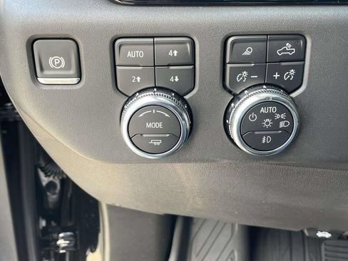 Used 2024 GMC Sierra 1500 SLT w/ SLT Premium Plus Package AWD/4WD image 19