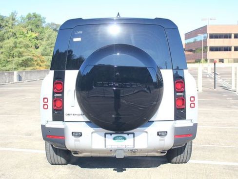Used 2024 Land Rover Defender 130 S image 7