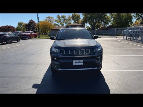 Used 2022 Jeep Compass Limited image 3